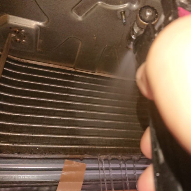 エアコン清掃中